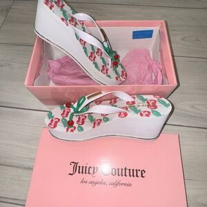 NIB Juicy Couture cherry platform flip flops sandals size 7   Looks like vintage